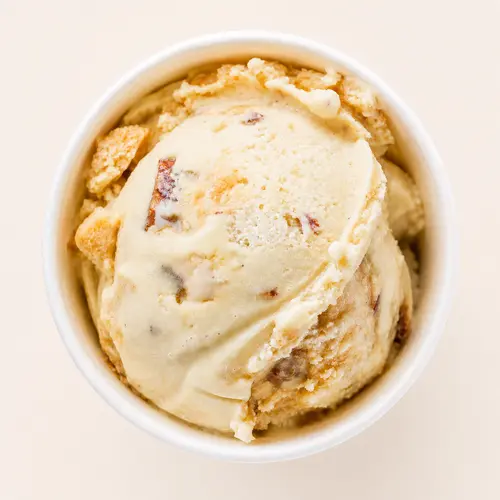 Almond Buttercrunch ice cream scoop